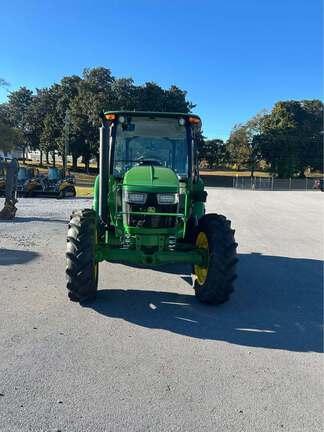 Image of John Deere 5067E equipment image 2