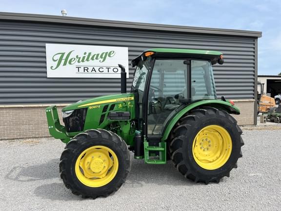 Image of John Deere 5067E equipment image 1