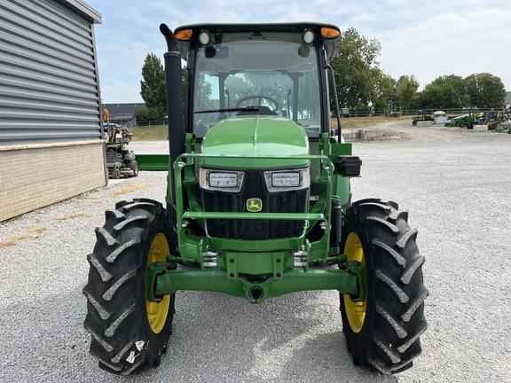 Image of John Deere 5067E equipment image 3