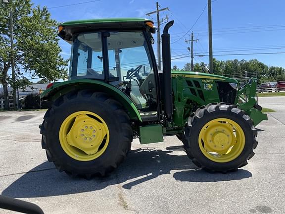 Image of John Deere 5067E equipment image 2