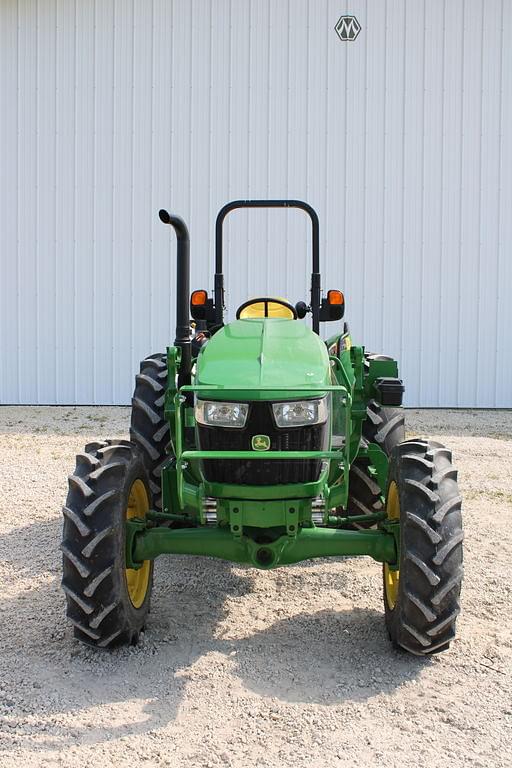 Image of John Deere 5067E equipment image 1