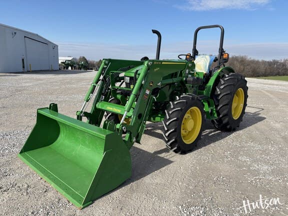 Image of John Deere 5067E equipment image 1