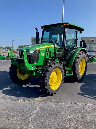 Image of John Deere 5067E equipment image 1