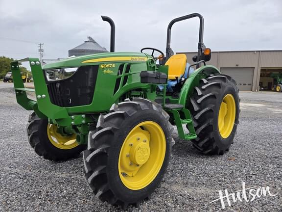 Image of John Deere 5067E equipment image 1