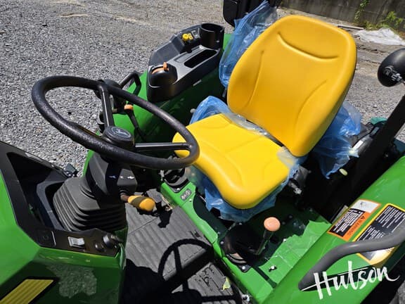 Image of John Deere 5067E equipment image 3