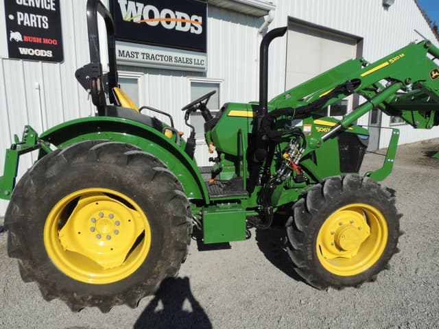 Image of John Deere 5067E equipment image 3