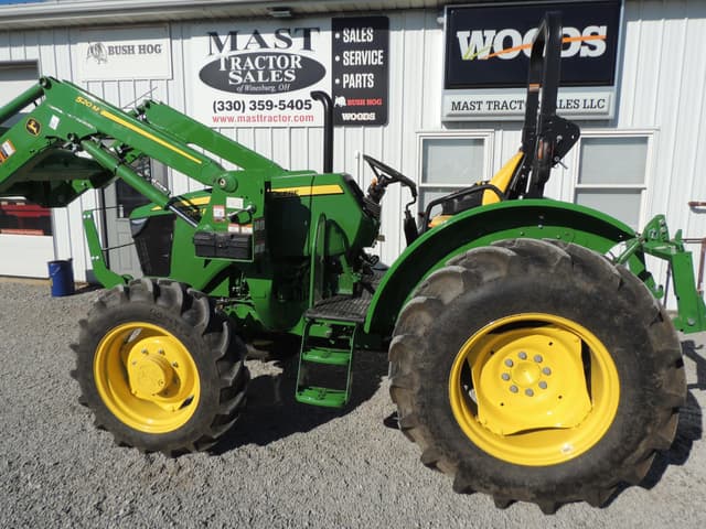 Image of John Deere 5067E equipment image 1