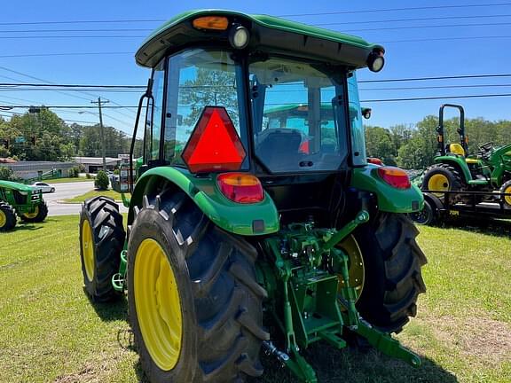 Image of John Deere 5067E equipment image 2