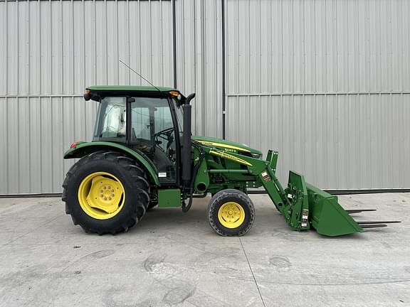 Image of John Deere 5067E equipment image 4