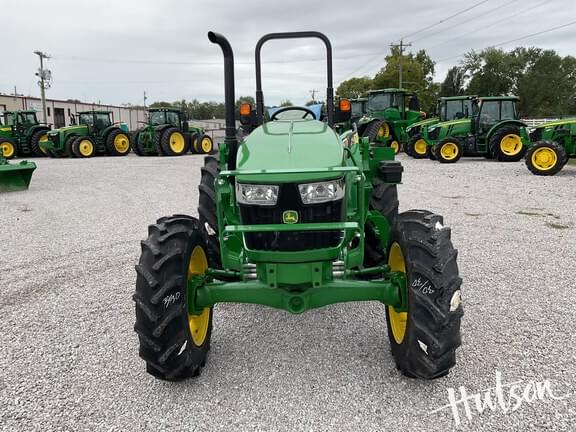 Image of John Deere 5067E equipment image 3