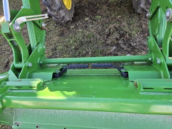 Image of John Deere 5067E equipment image 4