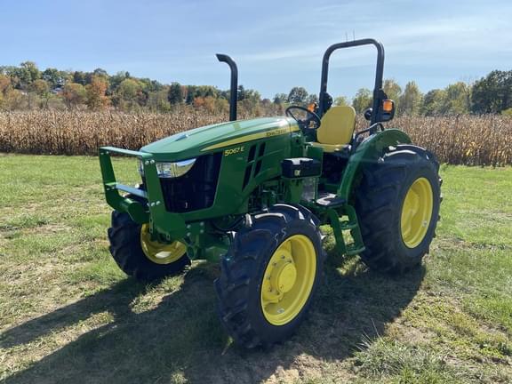 Image of John Deere 5067E equipment image 1
