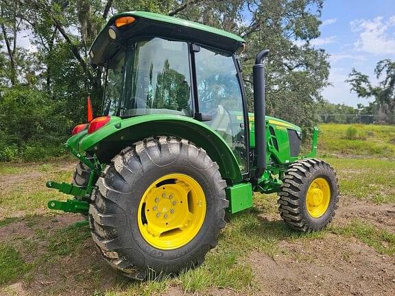 Image of John Deere 5067E equipment image 4