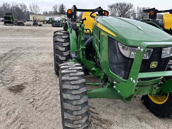 Image of John Deere 5067E equipment image 2