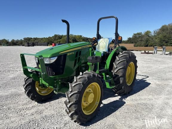 Image of John Deere 5067E equipment image 1