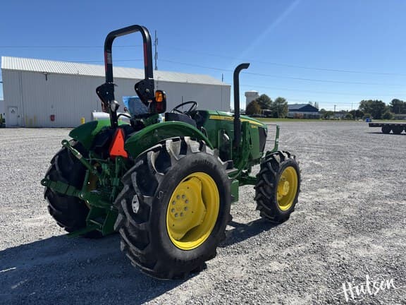 Image of John Deere 5067E equipment image 3