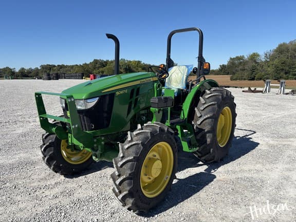 Image of John Deere 5067E equipment image 2