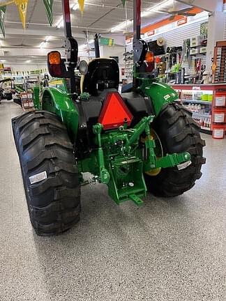 Image of John Deere 5067E equipment image 4