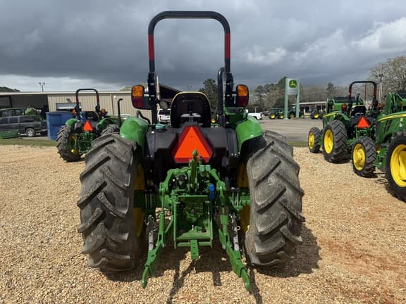 Image of John Deere 5067E equipment image 4