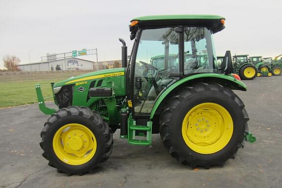 Image of John Deere 5067E equipment image 1