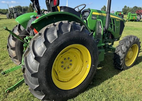 Image of John Deere 5067E equipment image 4