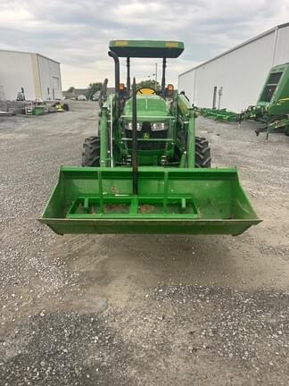Image of John Deere 5067E equipment image 2