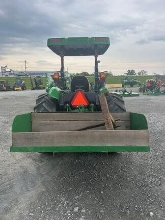 Image of John Deere 5067E equipment image 4