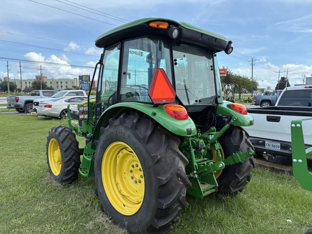 Image of John Deere 5067E equipment image 4