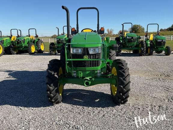 Image of John Deere 5067E equipment image 4