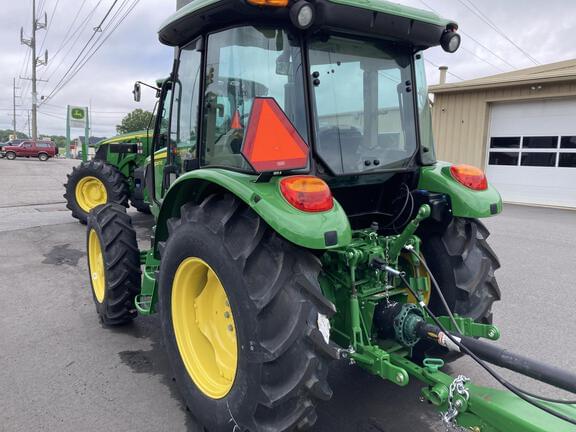 Image of John Deere 5067E equipment image 3
