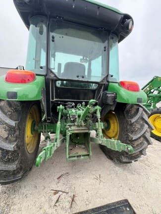 Image of John Deere 5067E equipment image 4