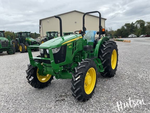 Image of John Deere 5067E equipment image 2