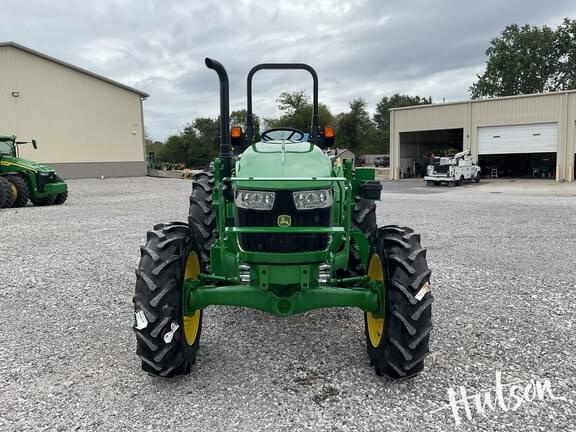 Image of John Deere 5067E equipment image 3