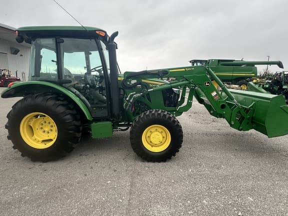 Image of John Deere 5067E equipment image 4