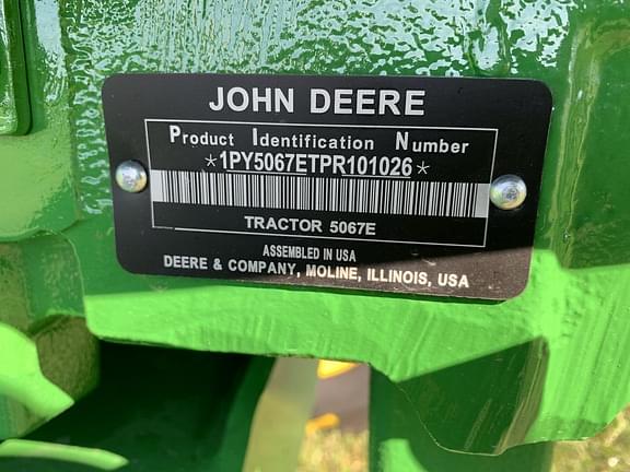 Image of John Deere 5067E equipment image 2