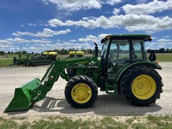 Image of John Deere 5067E equipment image 2