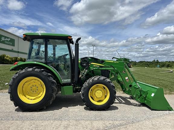 Image of John Deere 5067E equipment image 4