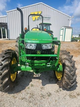 Image of John Deere 5067E equipment image 1