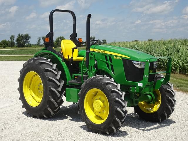 Image of John Deere 5067E equipment image 1