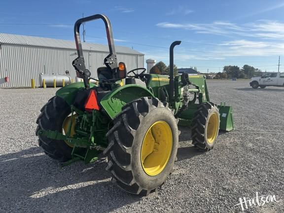 Image of John Deere 5067E equipment image 2