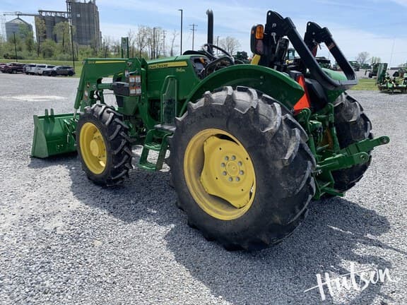 Image of John Deere 5067E equipment image 4