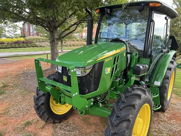 Image of John Deere 5067E equipment image 1