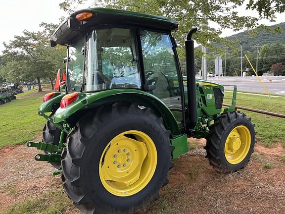 Image of John Deere 5067E equipment image 3