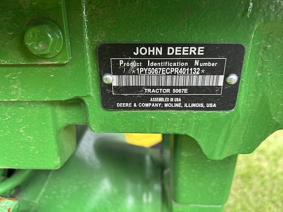 Image of John Deere 5067E equipment image 3