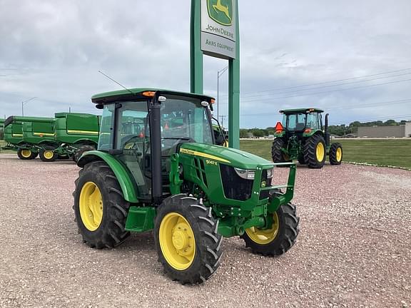 Image of John Deere 5067E equipment image 2
