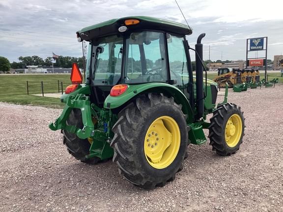 Image of John Deere 5067E equipment image 3