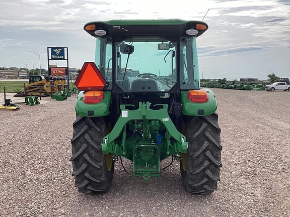Image of John Deere 5067E equipment image 4