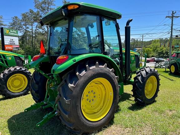 Image of John Deere 5067E equipment image 2