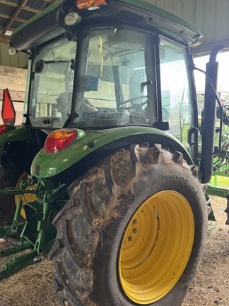 Image of John Deere 5067E equipment image 3