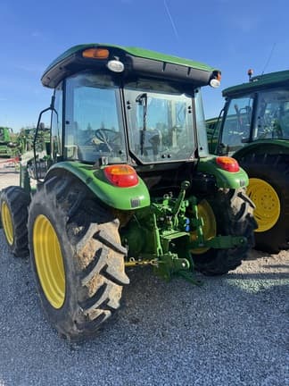 Image of John Deere 5067E equipment image 2